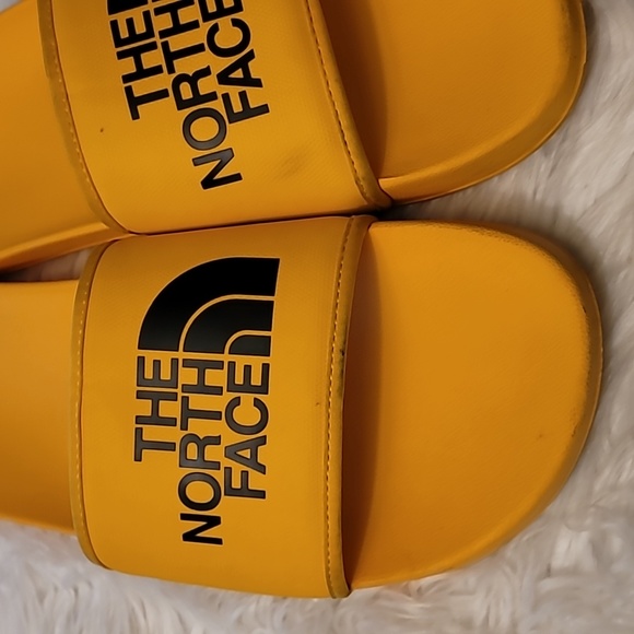 The North Face Slides - Picture 3 of 5
